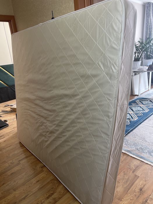 Отдам матрас за шокаладку