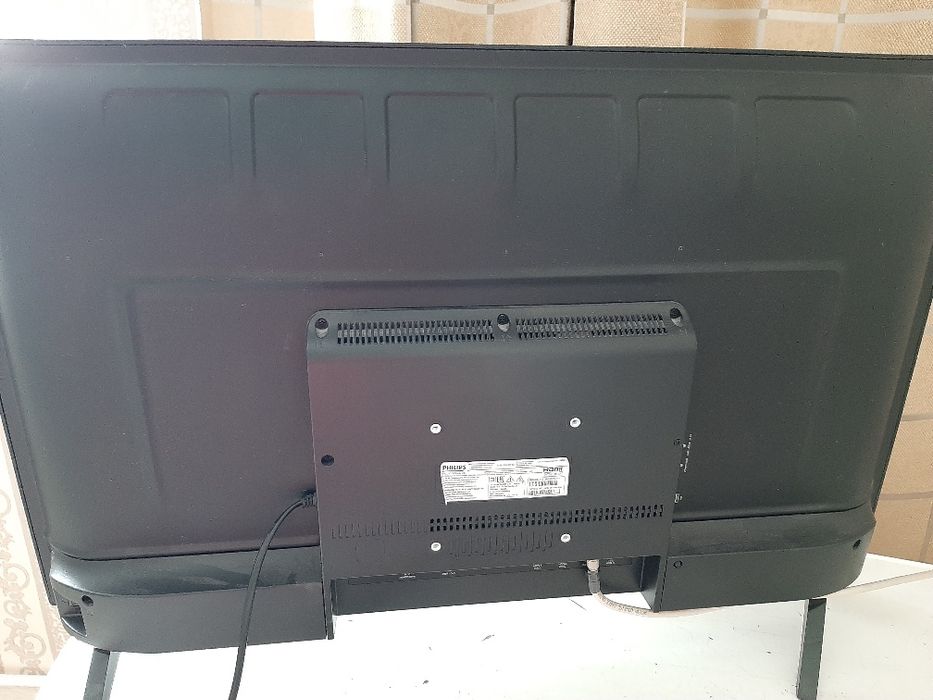 Жидкокристаллический телевизор PHILIPS