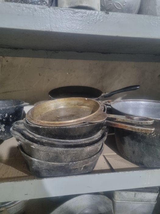Казаны, сковородки, кострюли б/у