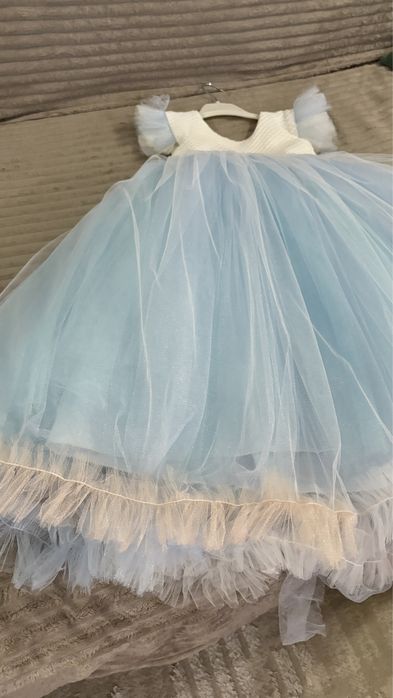 Платье праздничное на 6-7 лет