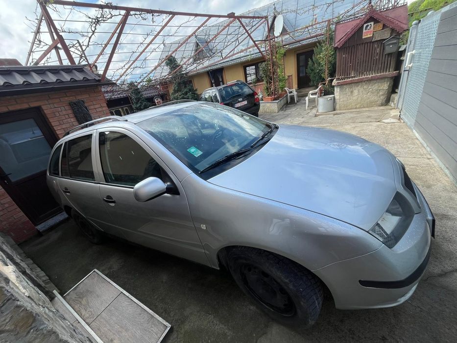 Vând skoda fabia 1.9