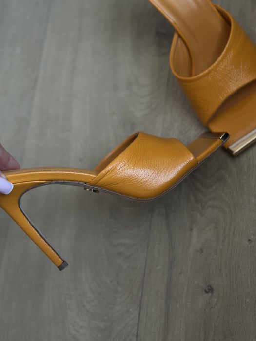 Нови обувки Ingiliz 37 номер сандали чехли оранжеви охра