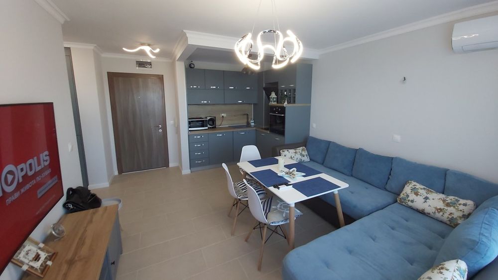 Първа линия в Равда двустаен