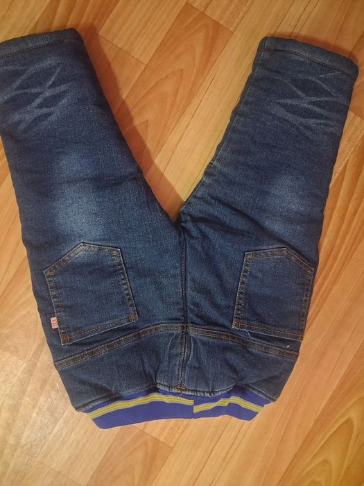 Продам детские джинсы с начесом