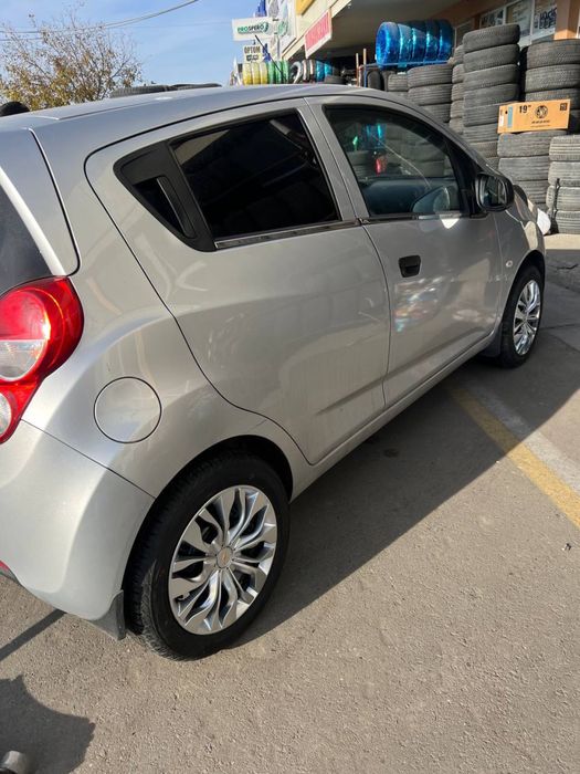 Продается машина SPARK 2012 года