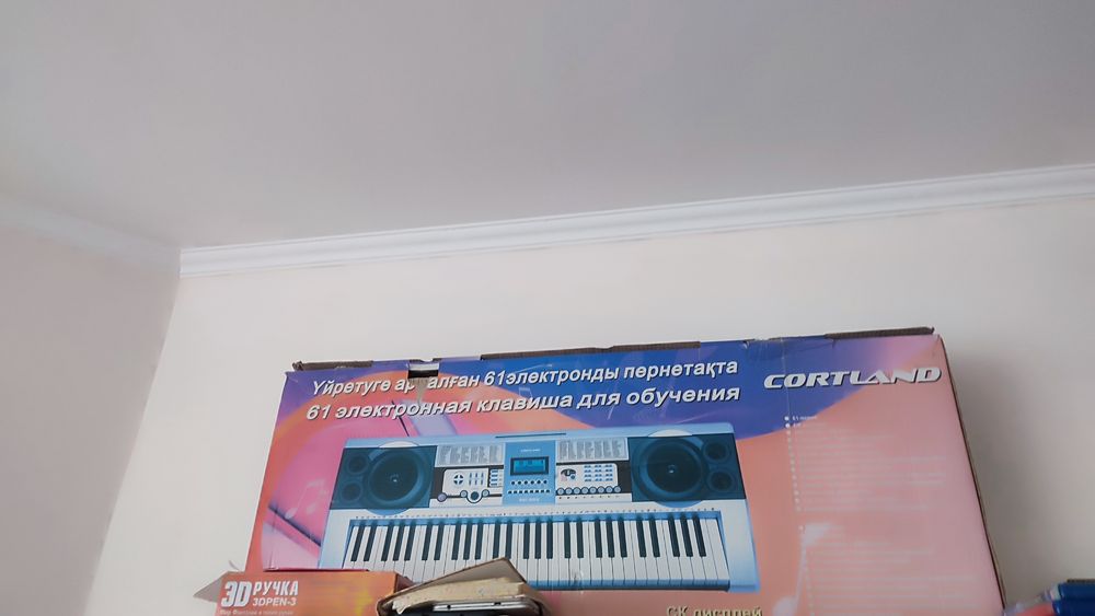 Синтезатор  Cortland продам в упаковке