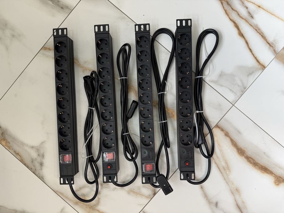 PDU 8 и 9 раземов в ассортименте Блок силовых розеток в стойку C14 C13