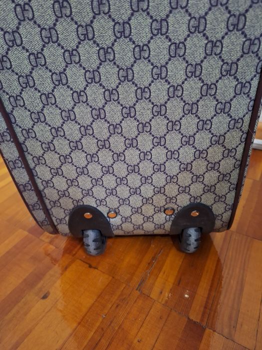 Сумка на колесиках