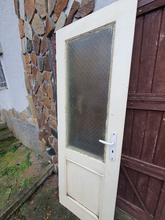 Дървена врата 65х195 см.