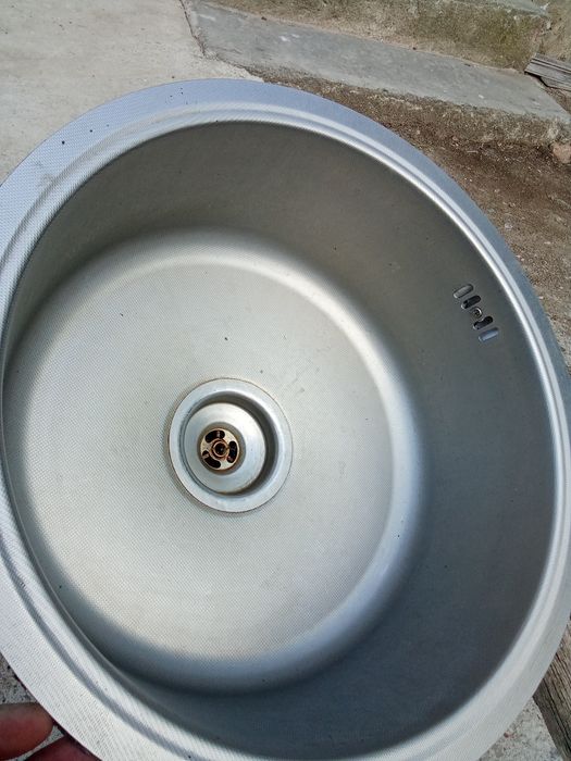 De vânzare chiuveta de bucătărie din inox