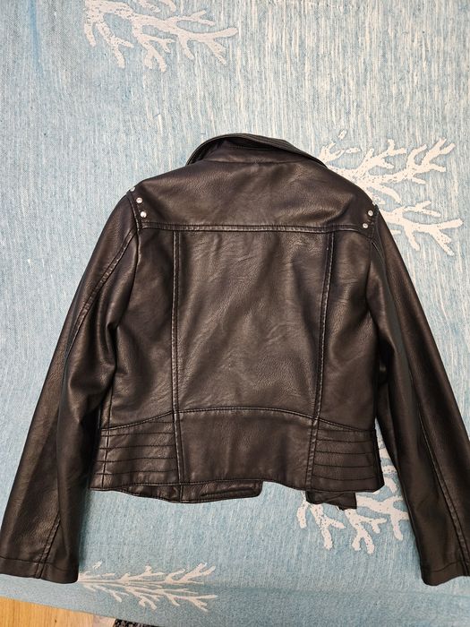 Курточка на девочку