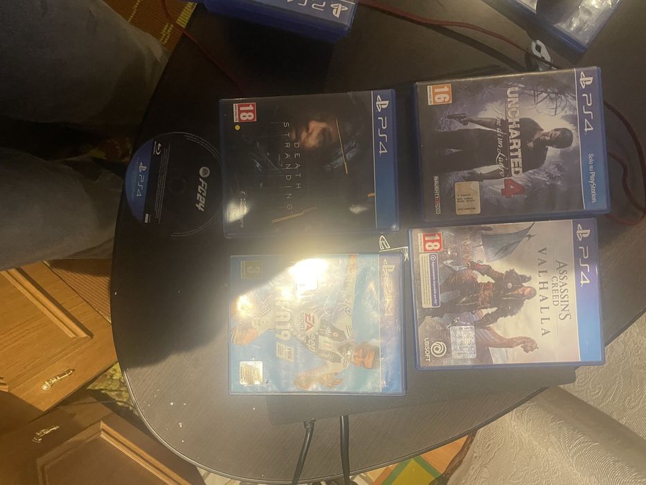 Vand ps4 pro sau schimb