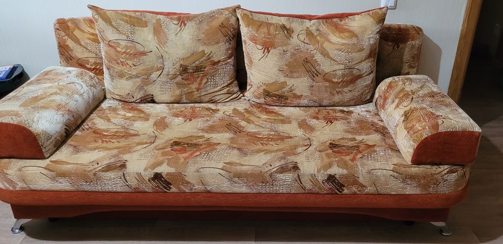 Продам диван-тахту, в хорошем состоянии