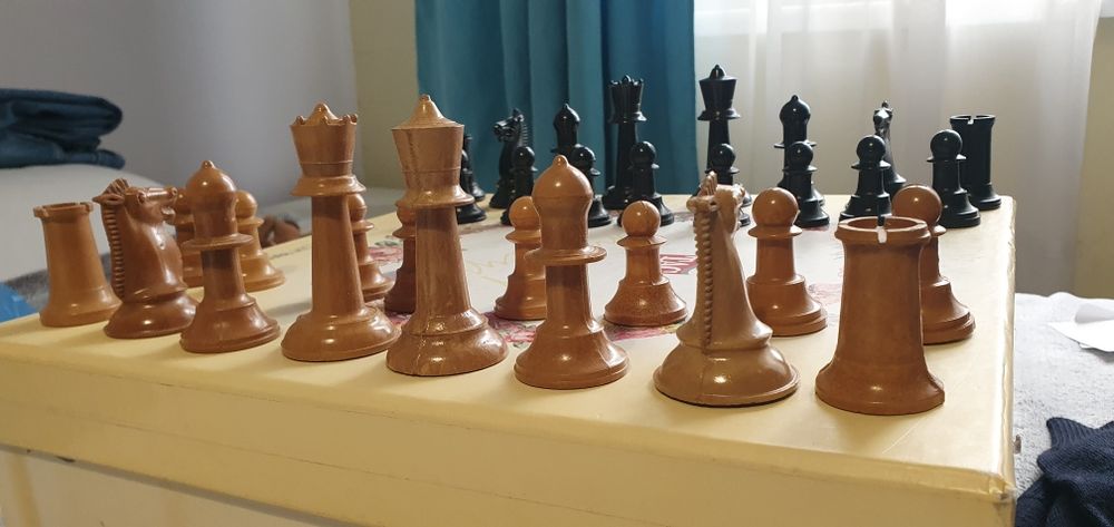 Шах - бакелитови фигури за шах