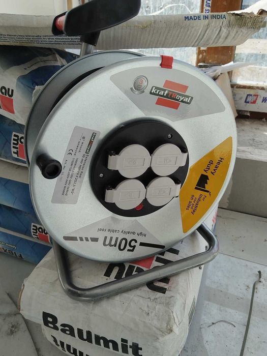 Електрически удължител с макара 50 метра с 4 гнезда KraftRoyal