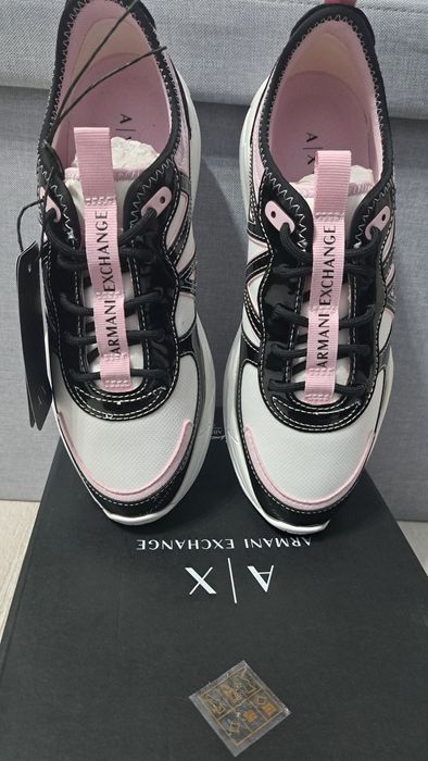 Чисто нови маратонки Armani Exchange