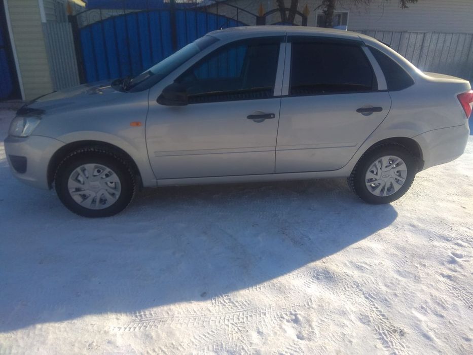 Продам автомобиль лада гранта.