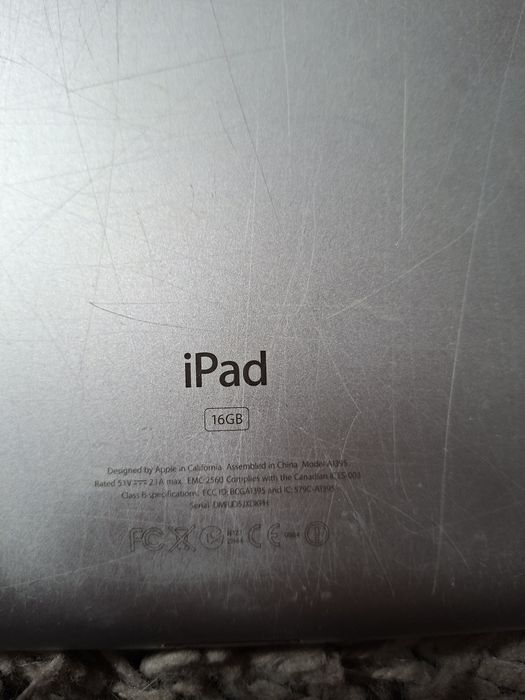 Vând tabletă model vechi IPad