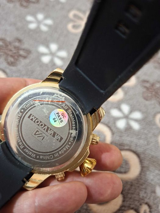 Часовници два броя нови