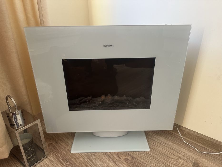 Продавам електрическа камина Cecotec ReadyWarm 2700
