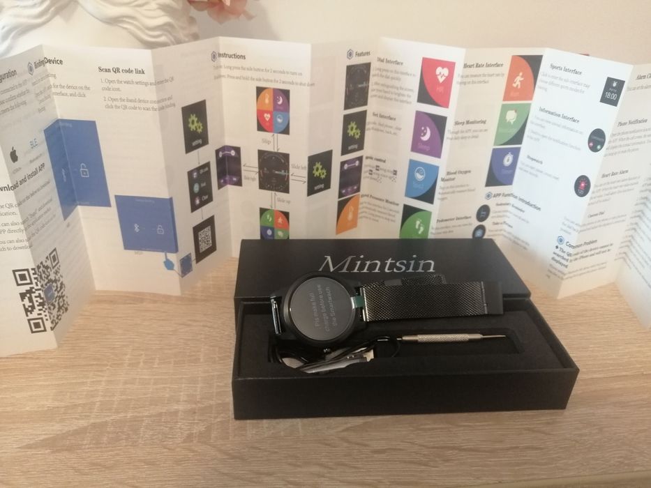 Vand brățări și ceasuri inteligente diverse modele