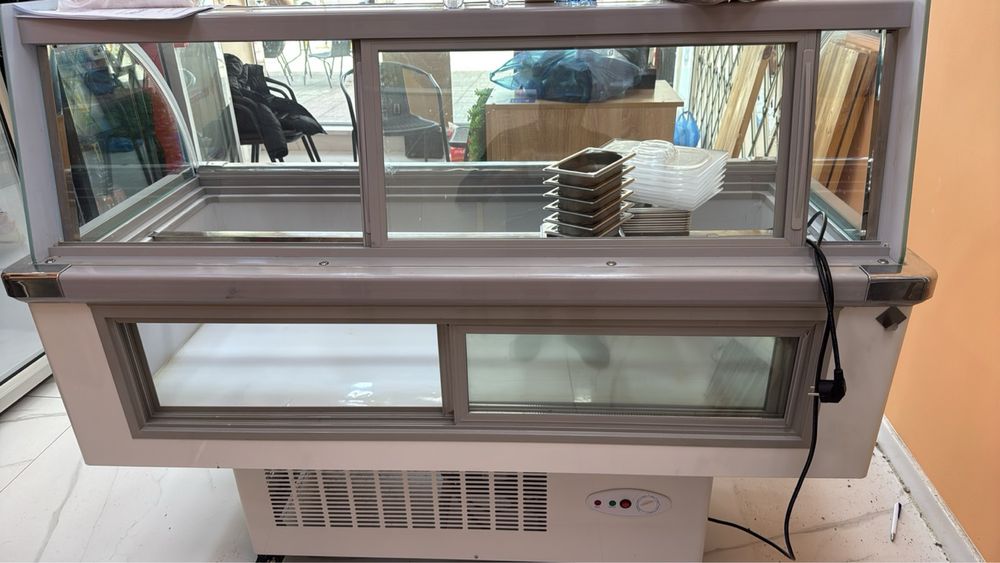 Хладилна витрина с 16 гастронома*София