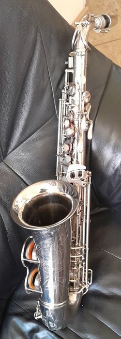 Vănd saxofon alto marca Huller