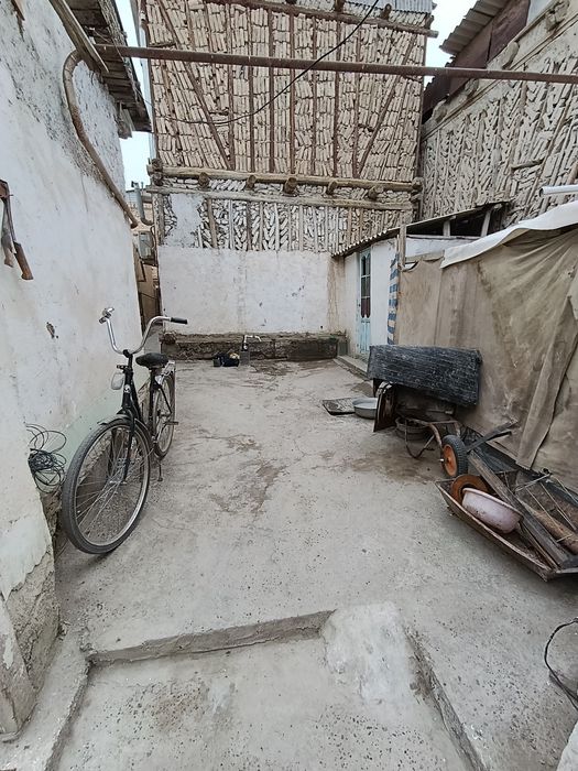 Eski hovli sotiladi 4 soʻtiqli eski shaharda