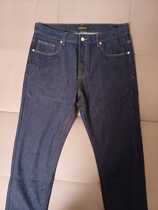 Джинсы от  Prada