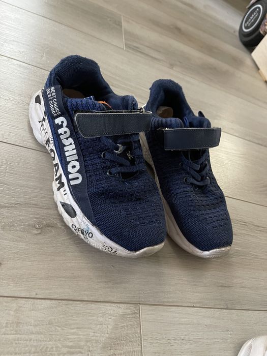 Детская обувь кроссовки сандали туфли