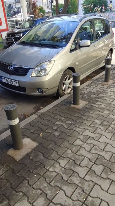 Тойота Корола Версо 2.0 D-4D