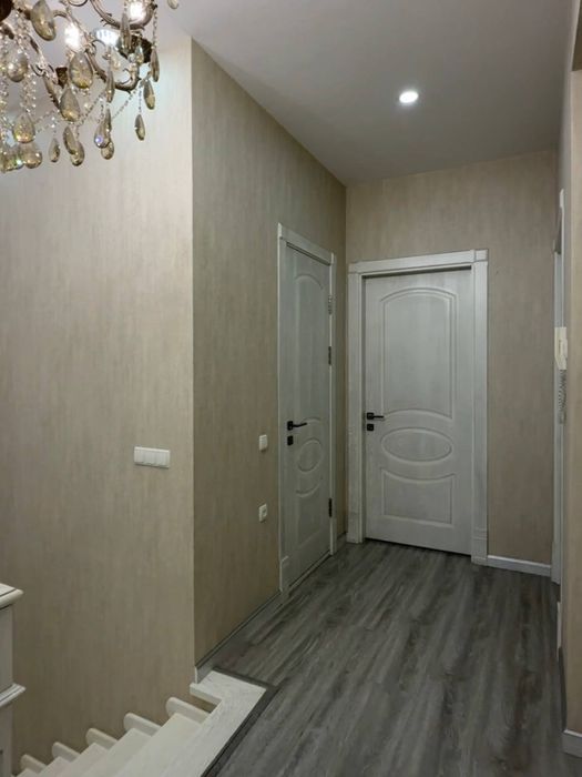 Замонавий коттедж сотилади, 2 каватли, 4 хонали (Hi-tech услубида)