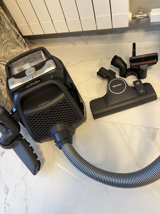 Прахосмукачка Miele Boost CX1 125 Gala Edition