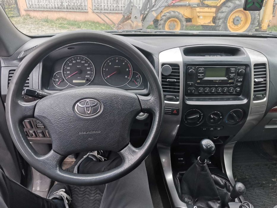 Toyota Land Cruiser 2004 3.0 D-4D + Încă o Toyota Land Cruiser 2004 3.0 D-4D pentru piese