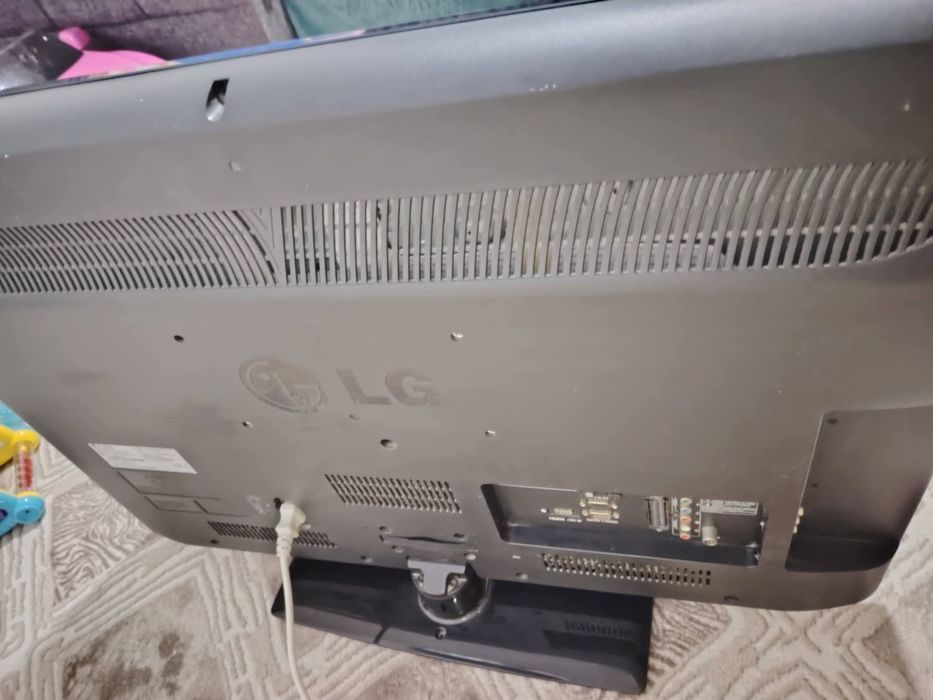 Televizor LG funcțional