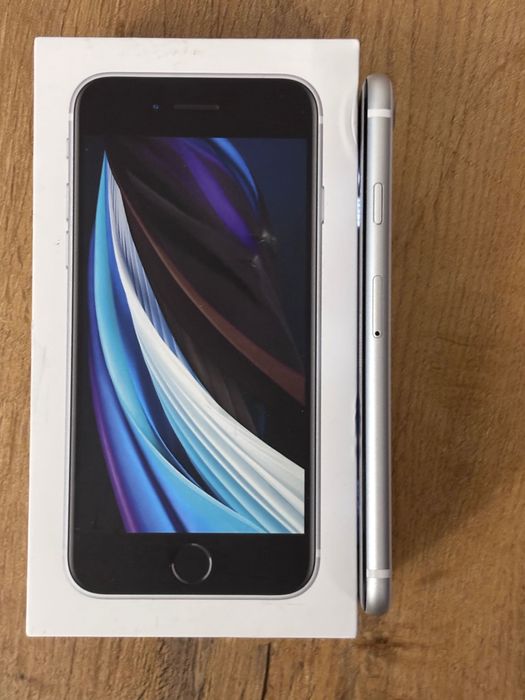 iphone se 2020 перфектно състояние 100% батерия