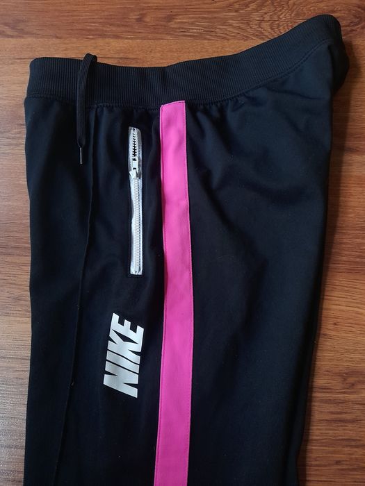 Nike Суитчър и долнище S размер.