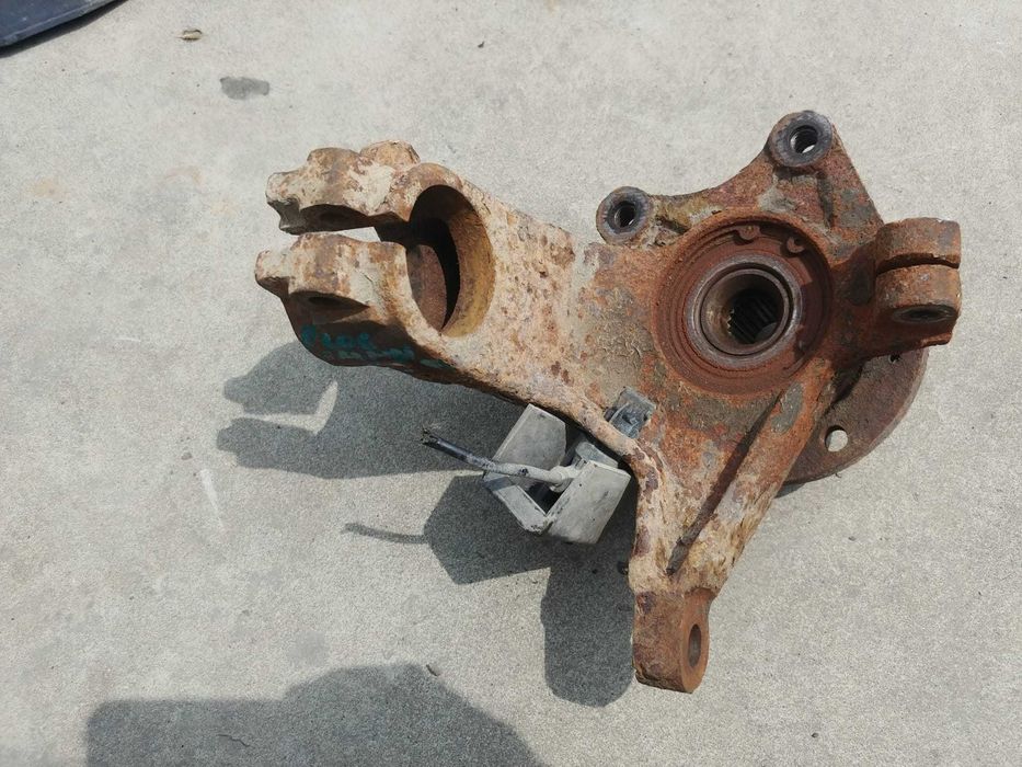 Fuzeta stanga fata 1.4 hdi  peugeot 206