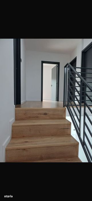 Vila cu 4 camere, Navodari