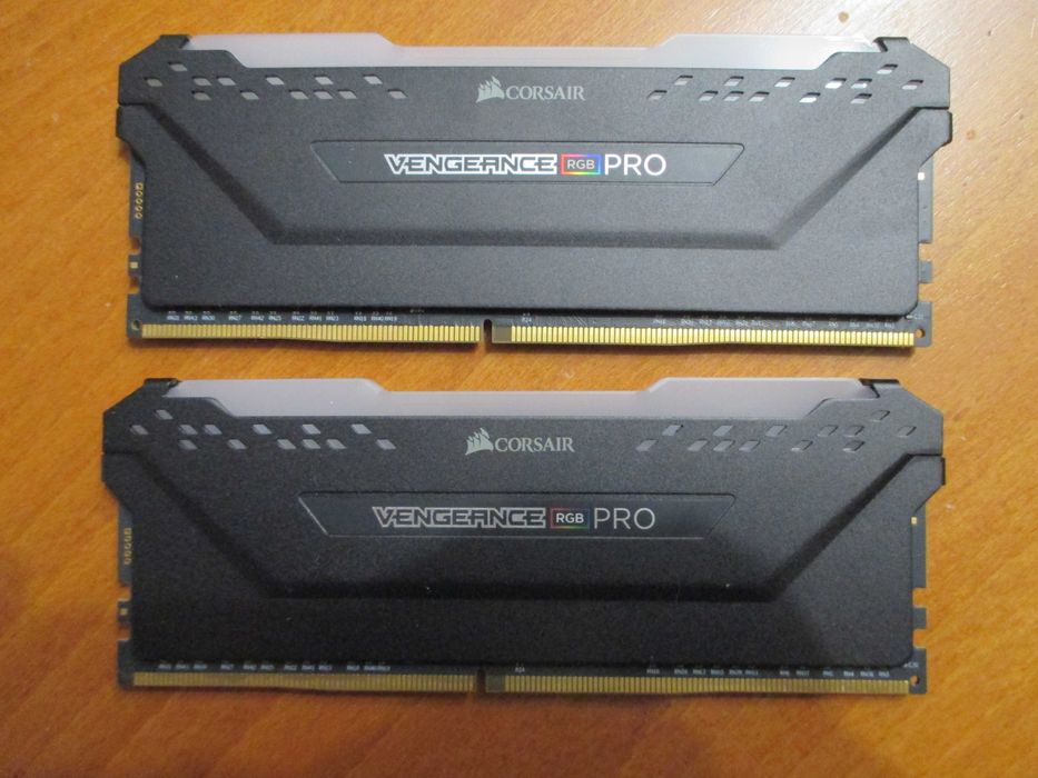 Памет Corsair VENGEANCE RGB PRO 32GB (2x16GB) DDR4 3600MT/s