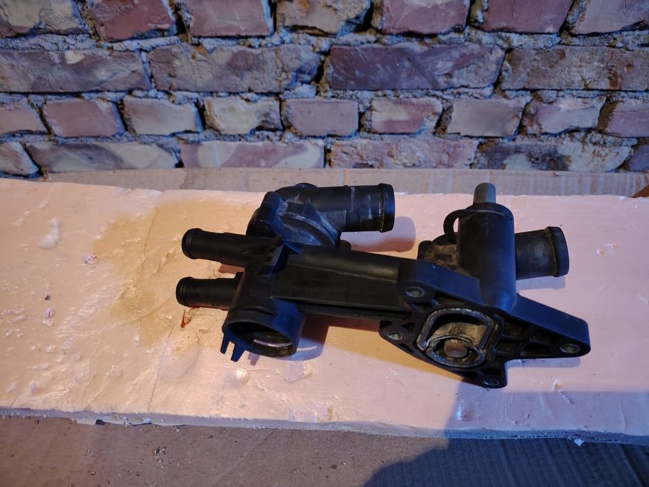 Термостат на гольф6