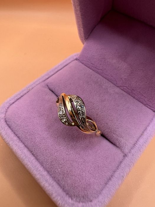 Продам золотое кольцо.