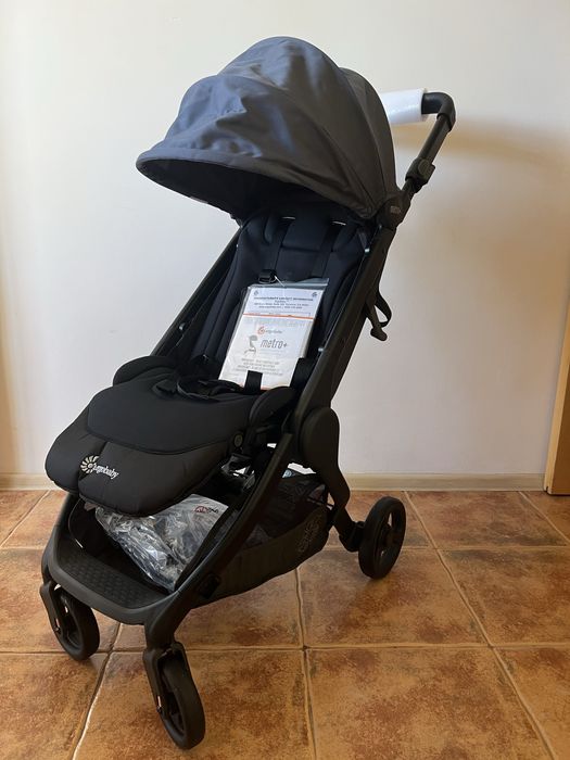Ново! Бебешка/детска лятна количка Ergobaby Metro+ с дъждобран