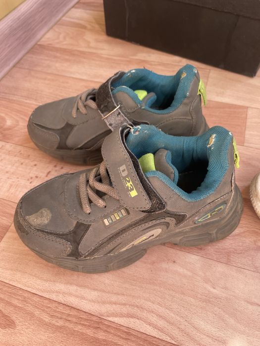 Кроссовки детские