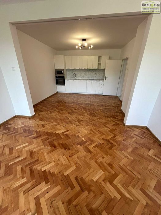 Тристаен апартамент до парк "Монтанезиум" и "Слънчева градина"