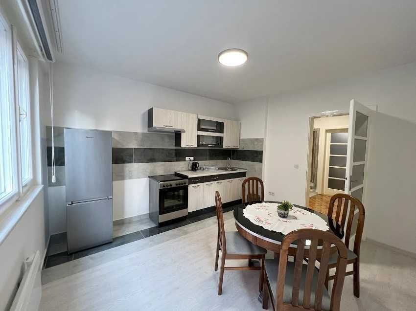 Дава се под наем Двустаен апартамент в София, Дървеница - 75 кв.м за 367.2 € - Снимка #2