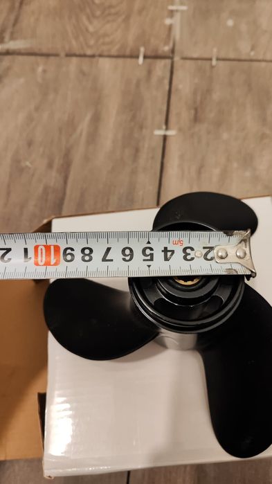 Vand o elica de barca în stare buna de functionare