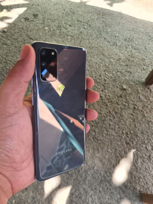 Vând Samsung  Galaxy