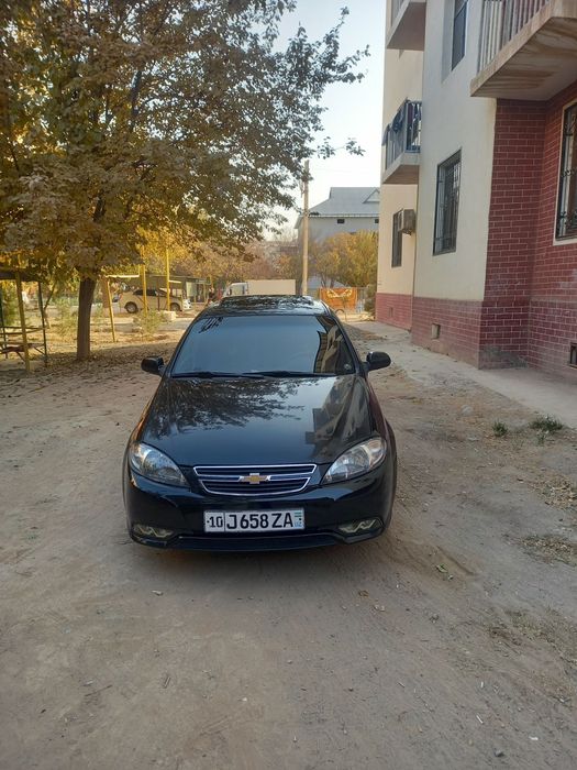Lacetti sotiladi.