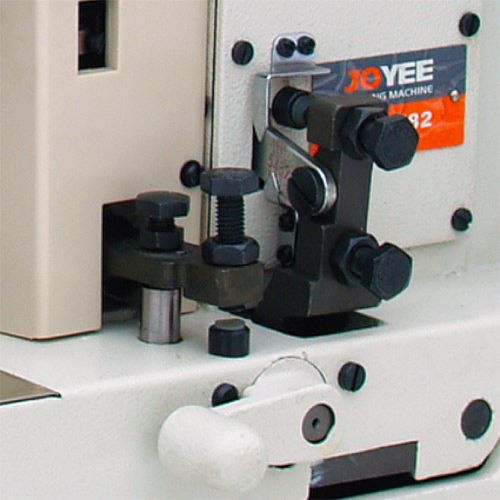 Петельная швейная машинка